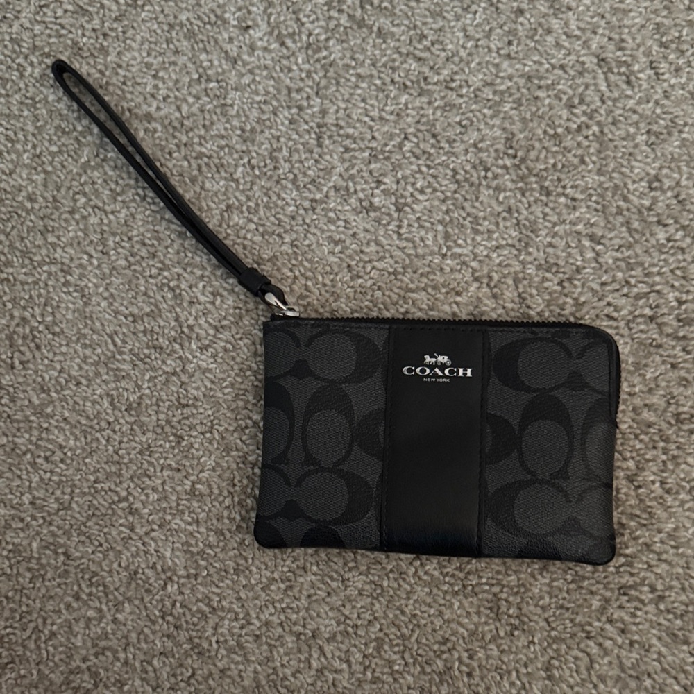Coach Signature Black Wristlet